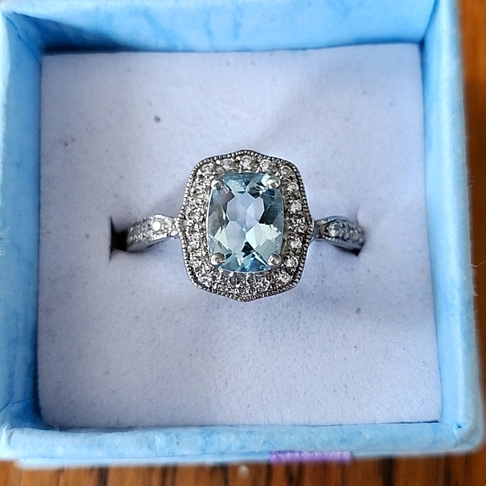 Aquamarine silver ring